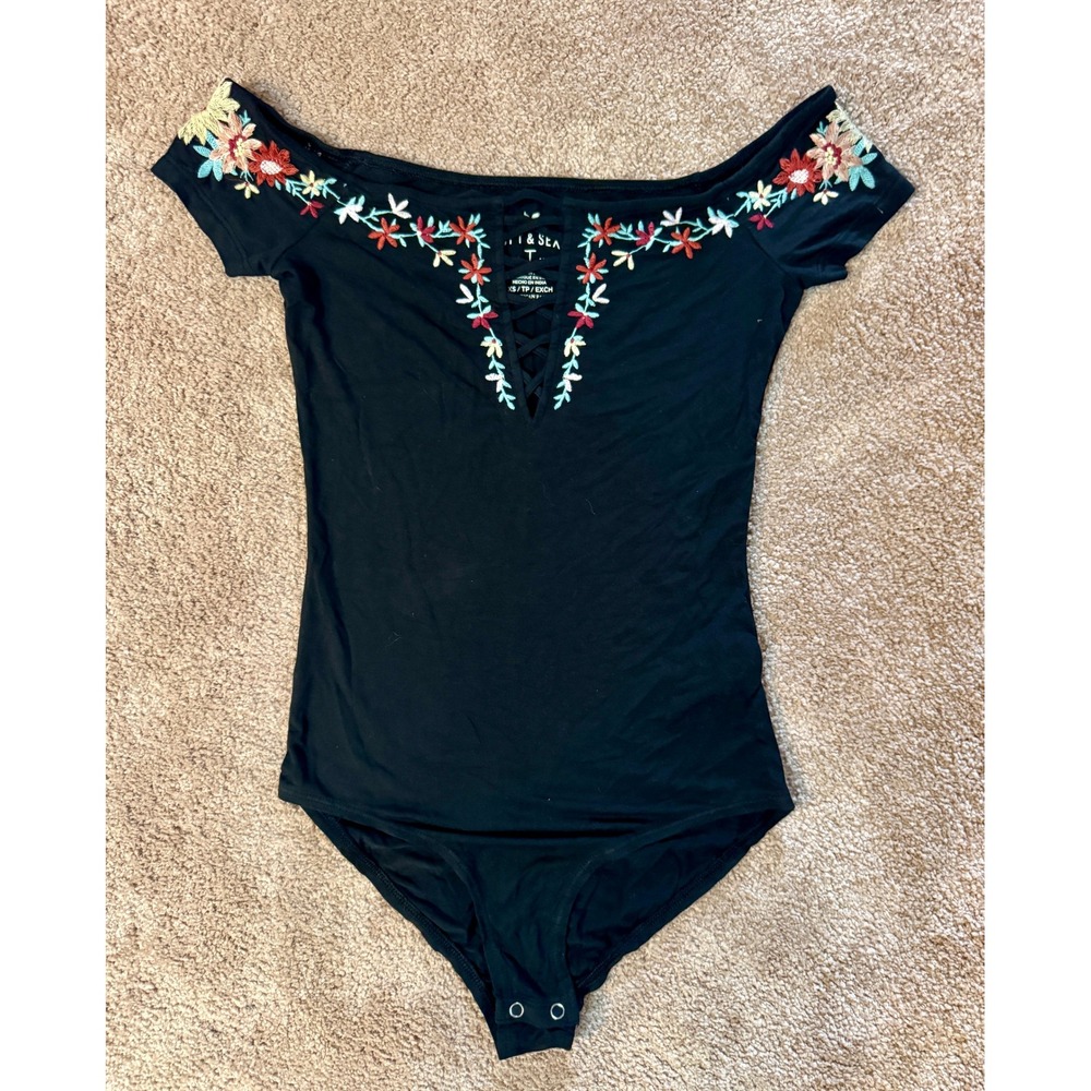 American Eagle Outfitters Black Floral Embroidered Bodysuit‎ Women's XS